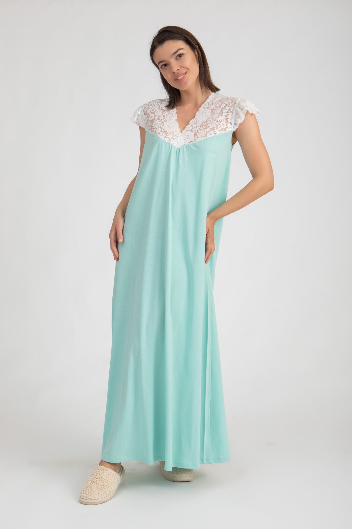 Pretty Nightdress with lace Sleeve & Neckline