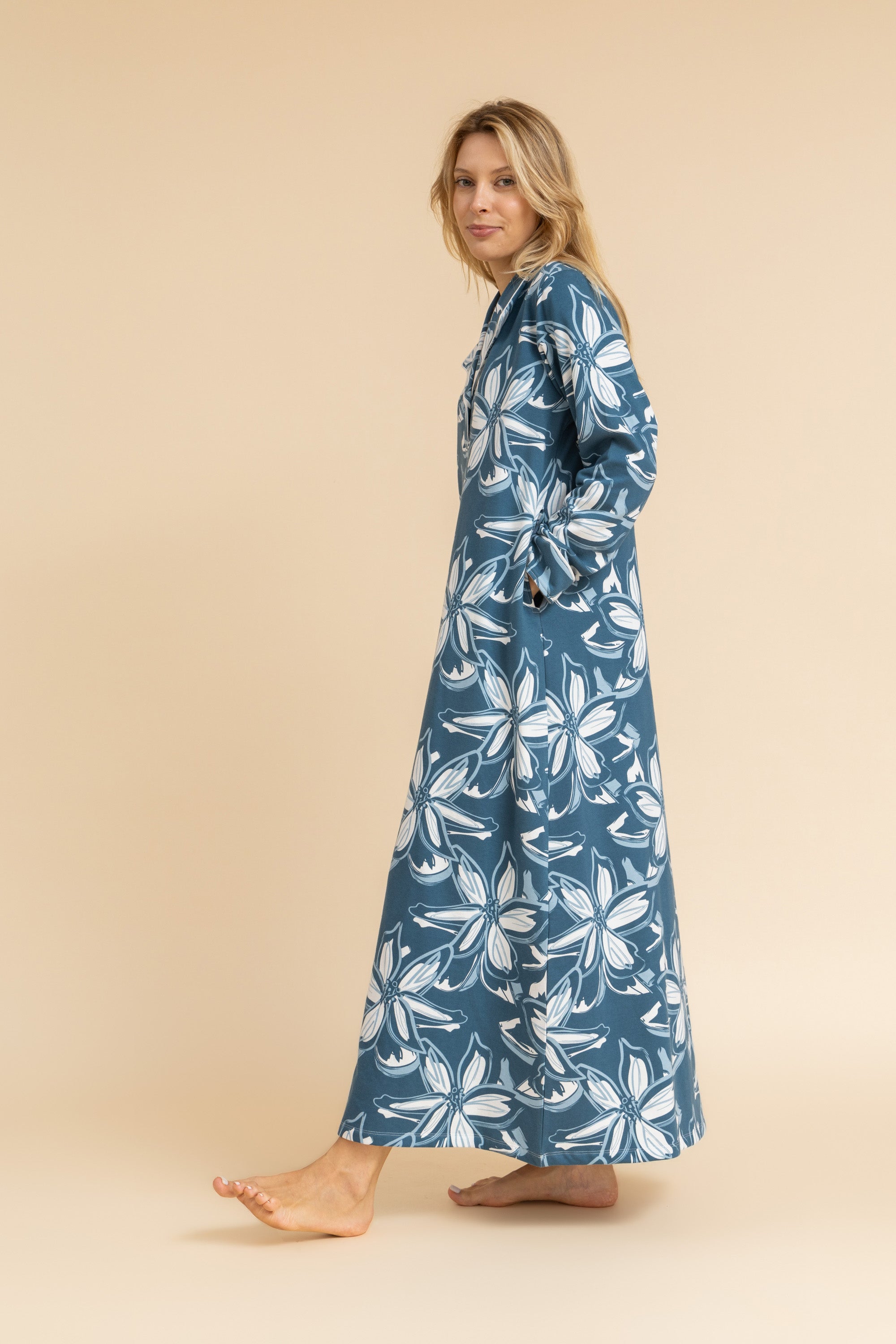 Floral strokes Long Sleeve Nightdress