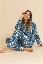 Load image into Gallery viewer, Floral strokes Long Sleeve Pajama
