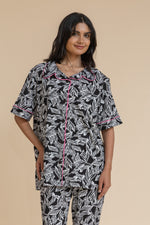 Load image into Gallery viewer, Menna Pajama
