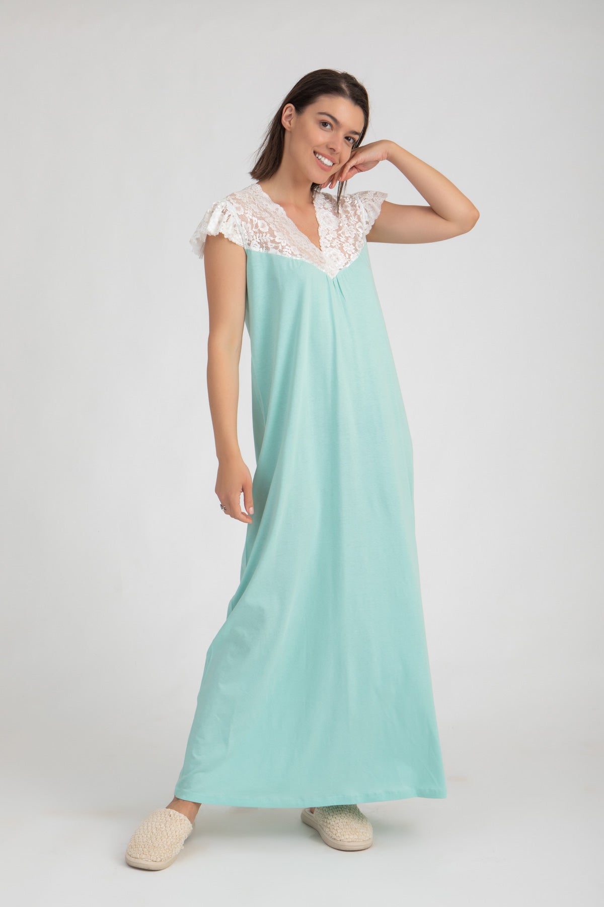 Pretty Nightdress with lace Sleeve & Neckline