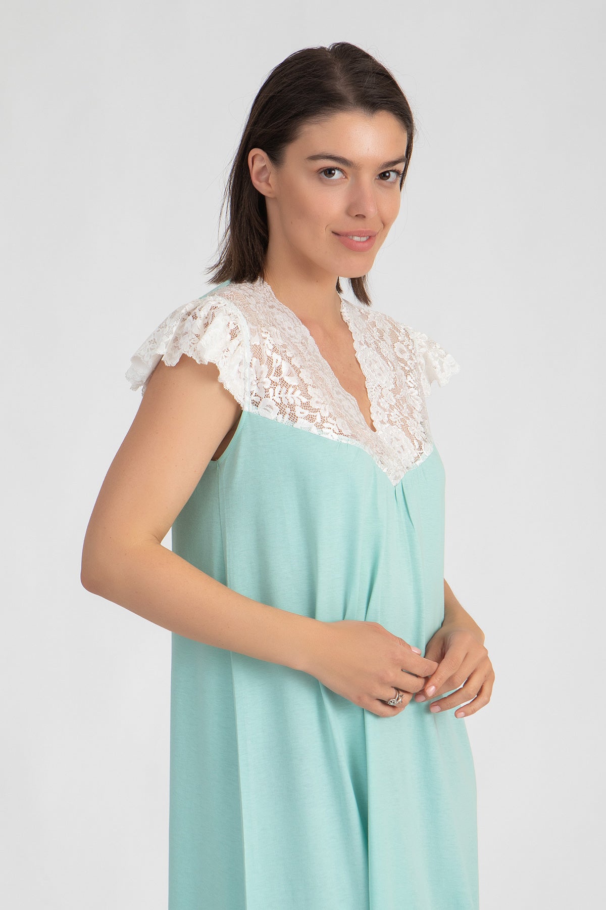 Pretty Nightdress with lace Sleeve & Neckline