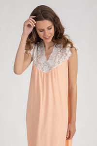 Pretty Nightdress with lace Sleeve e Neckline